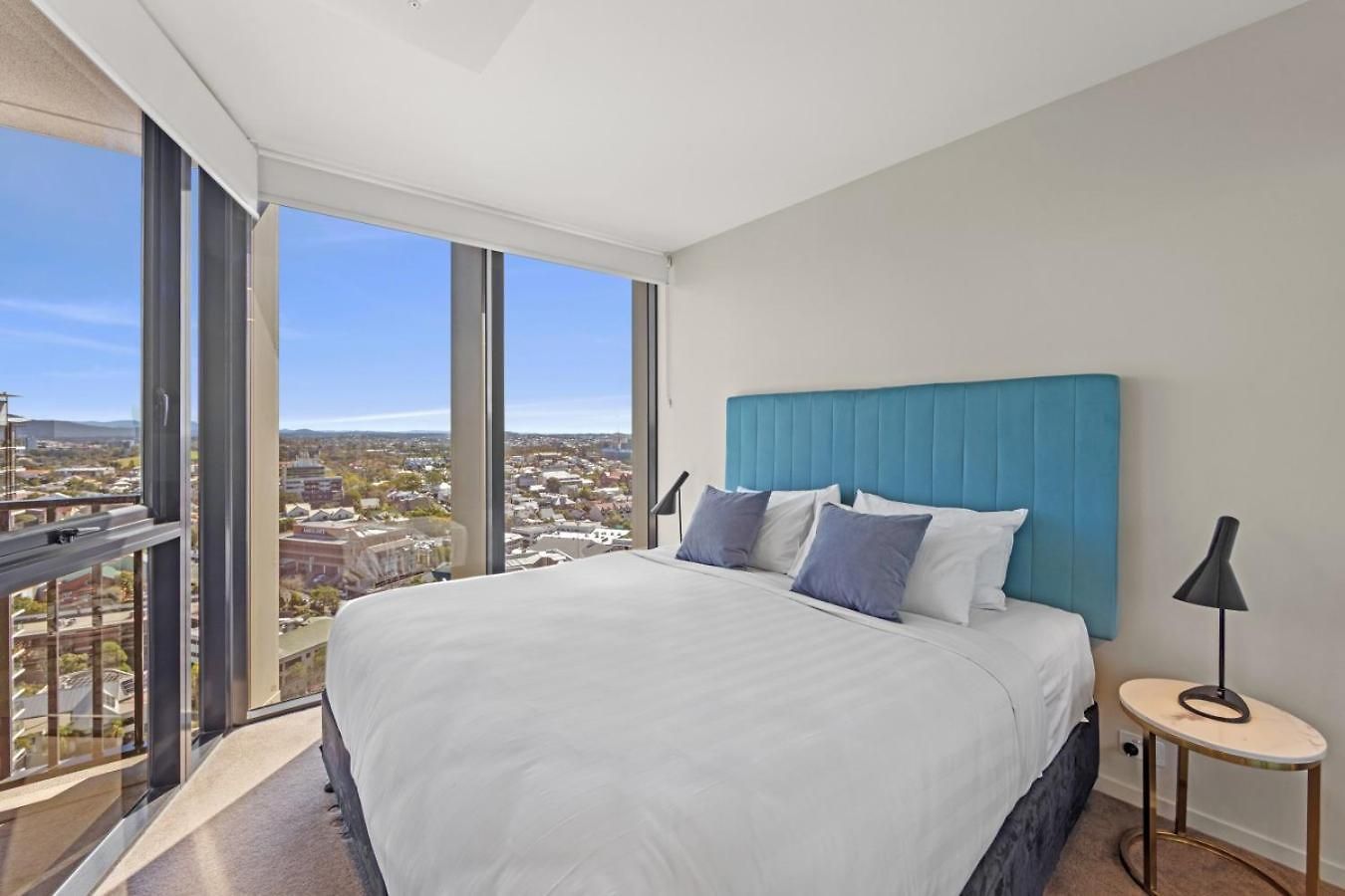 1 Bedroom With Stunning Views Heart Of Apartment Brisbane
