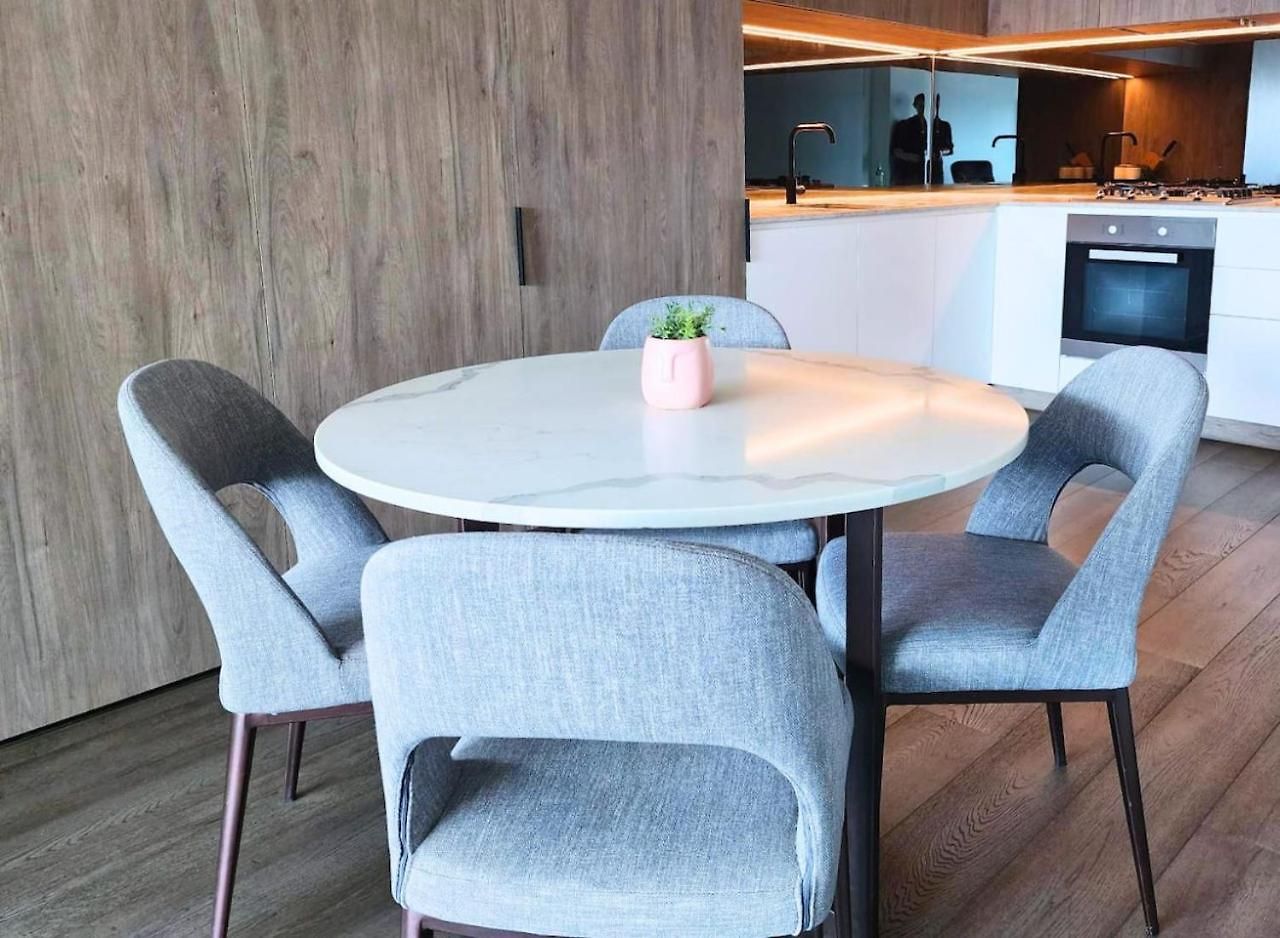 Comfy 1 Bedroom With Wifi And Parking