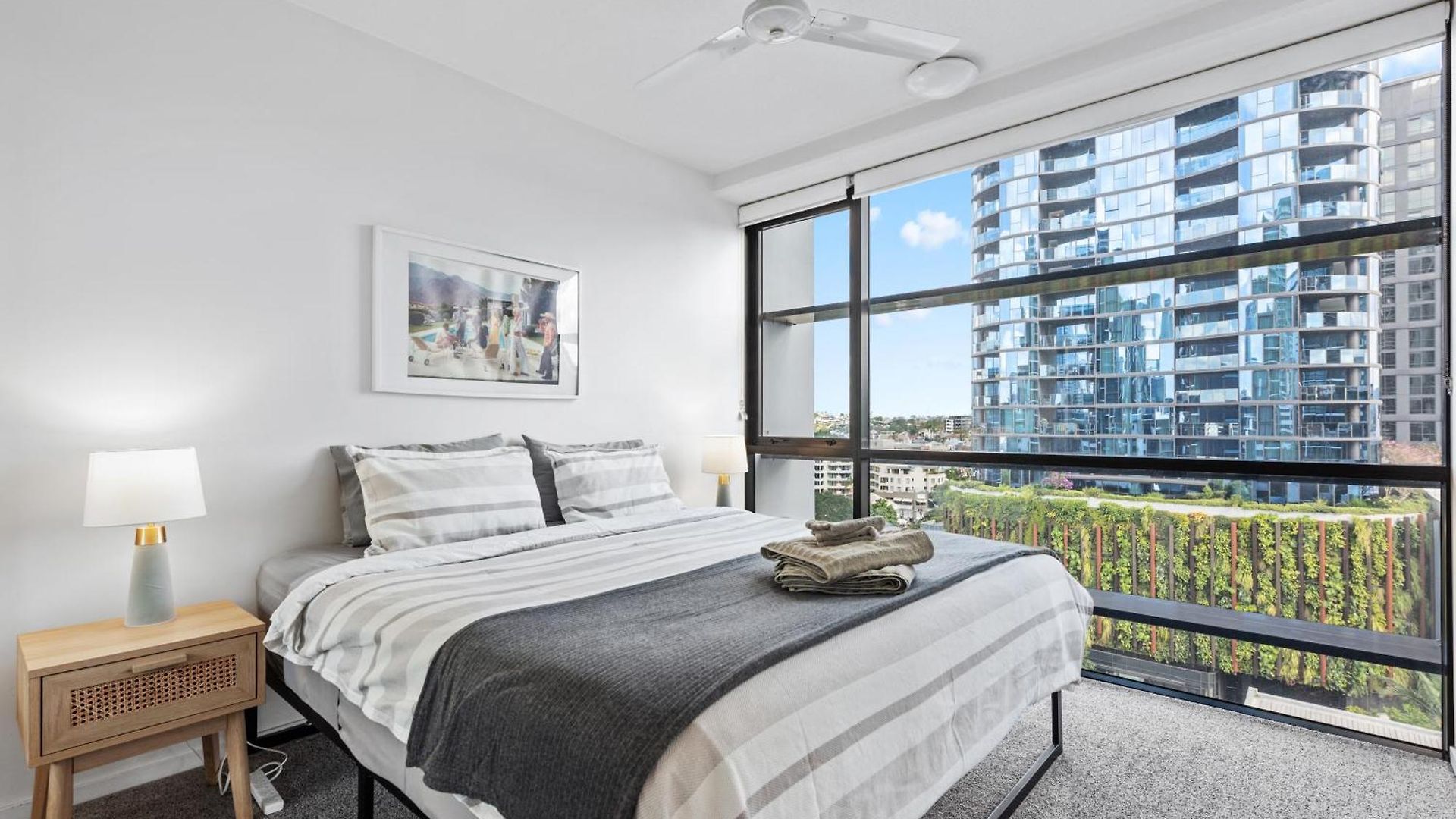 Apartment Spacious 2br On Fish Lane With Pool And Parking! Brisbane
