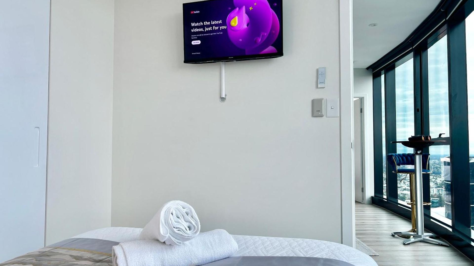 Brisbane's Highest Rated 3 Bedroom Luxury -above 60th Floor- Incredible Views In Skytower, Brisbane's Tallest Building -complimentary Wifi, Drinks, Snacks & Streaming Access * Brisbane
