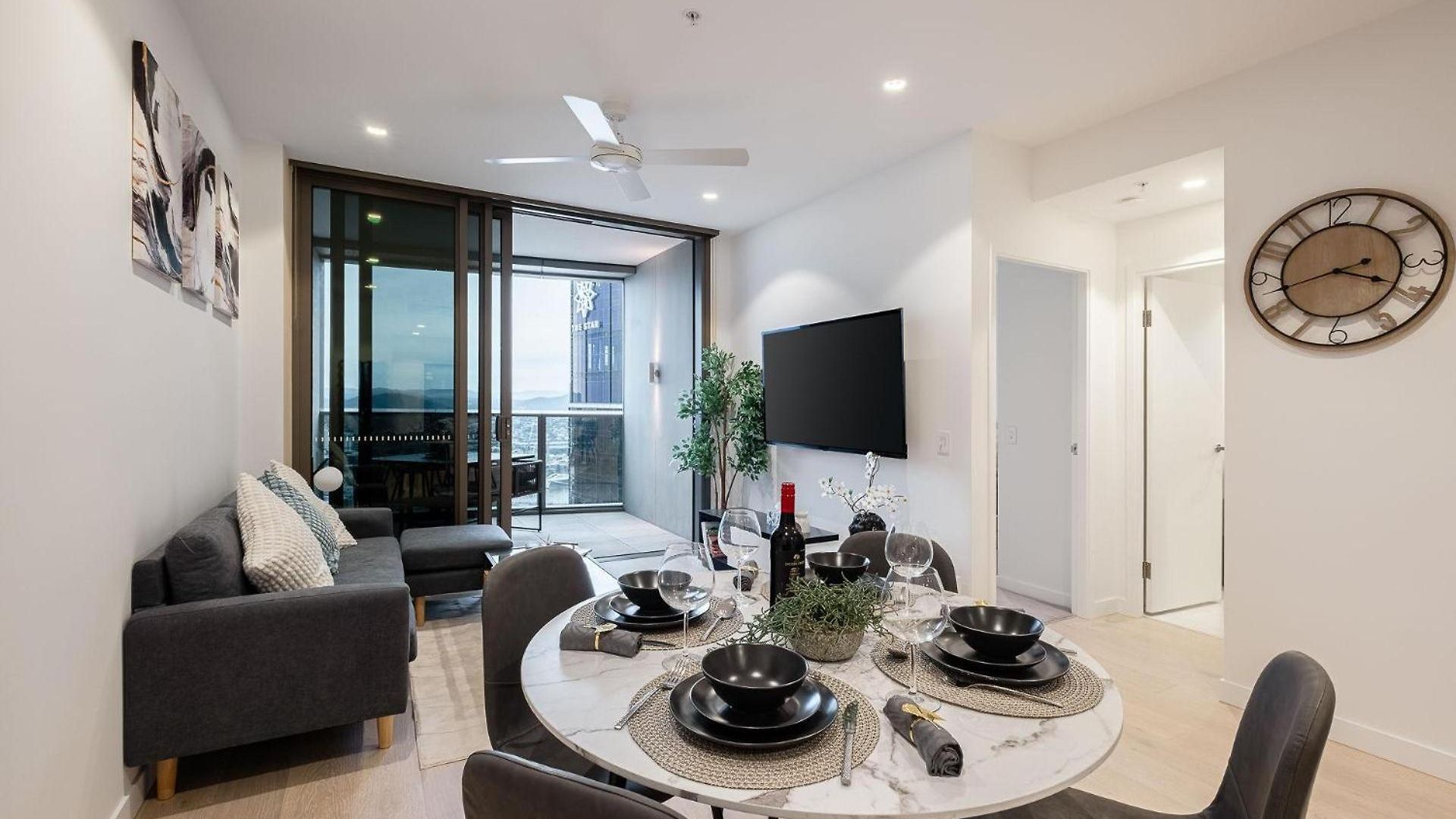 Apartment Stunning River View 2 br Casino Qw