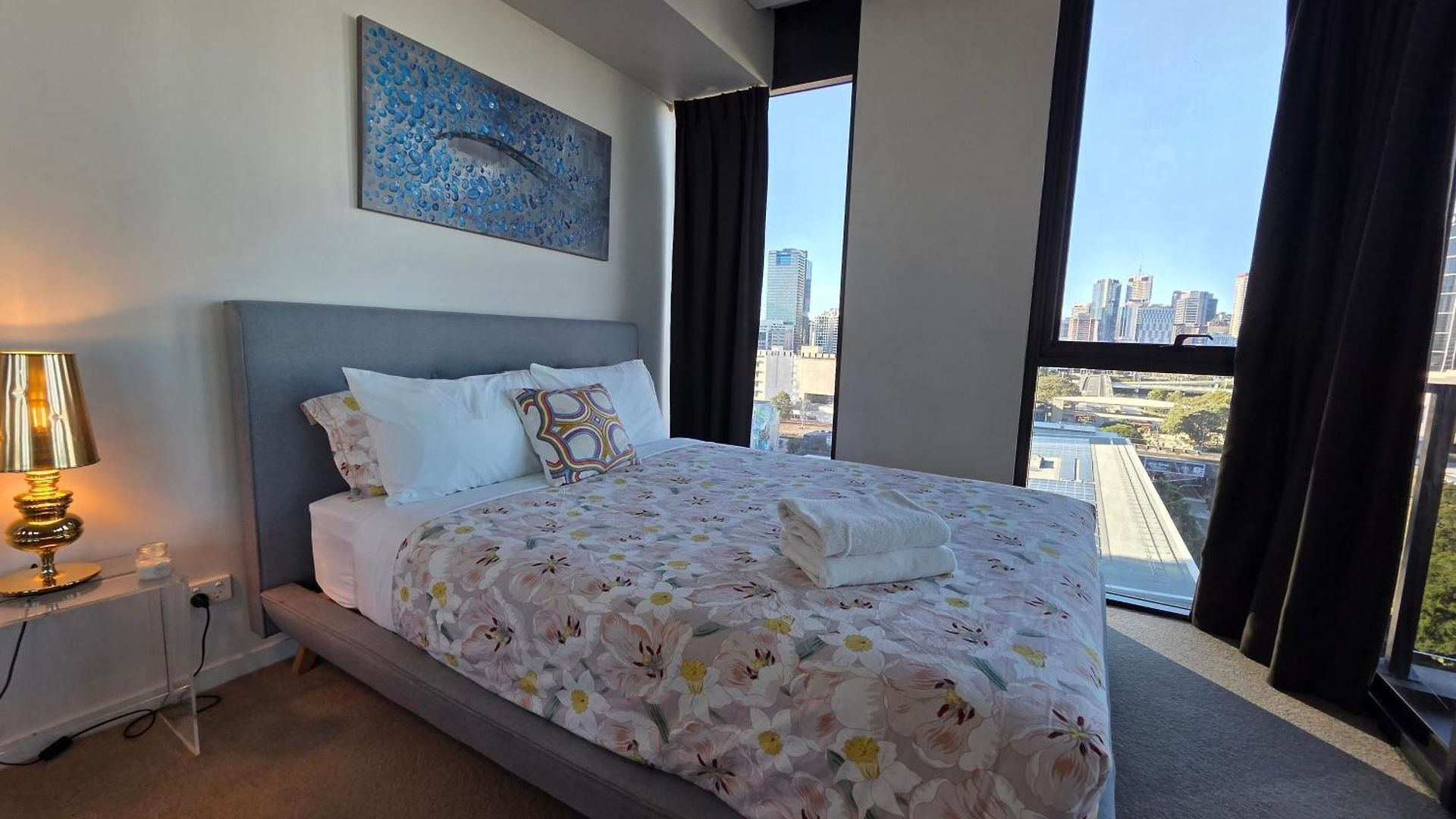 Apartment Stunning & River Views Rooftop Pool Gym *