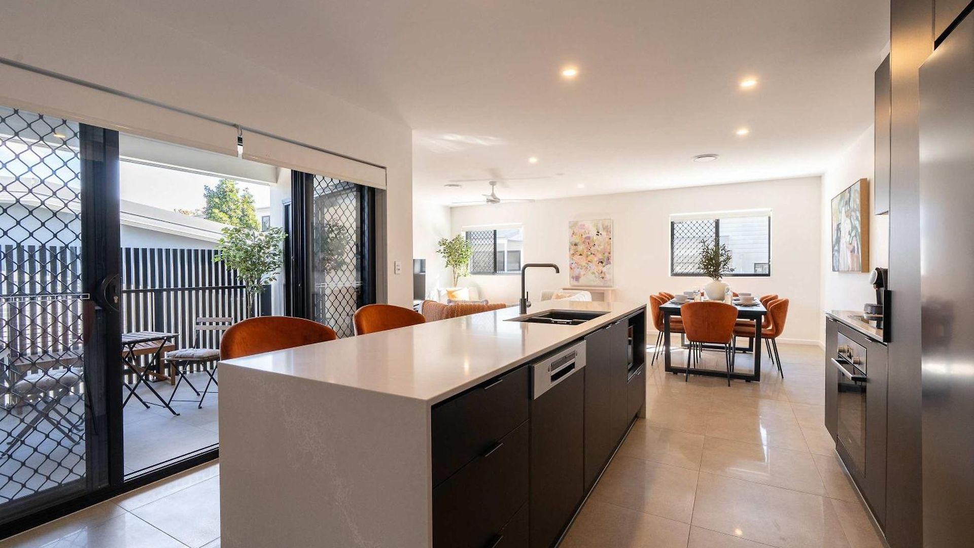 Premium 3br Floor With Parking, Ev Friendly & Views Apartment Brisbane