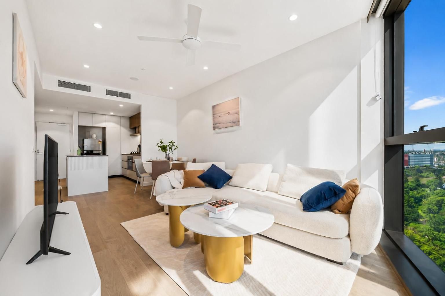 Lv 20 Private Luxury On Queens Wharf Apartment