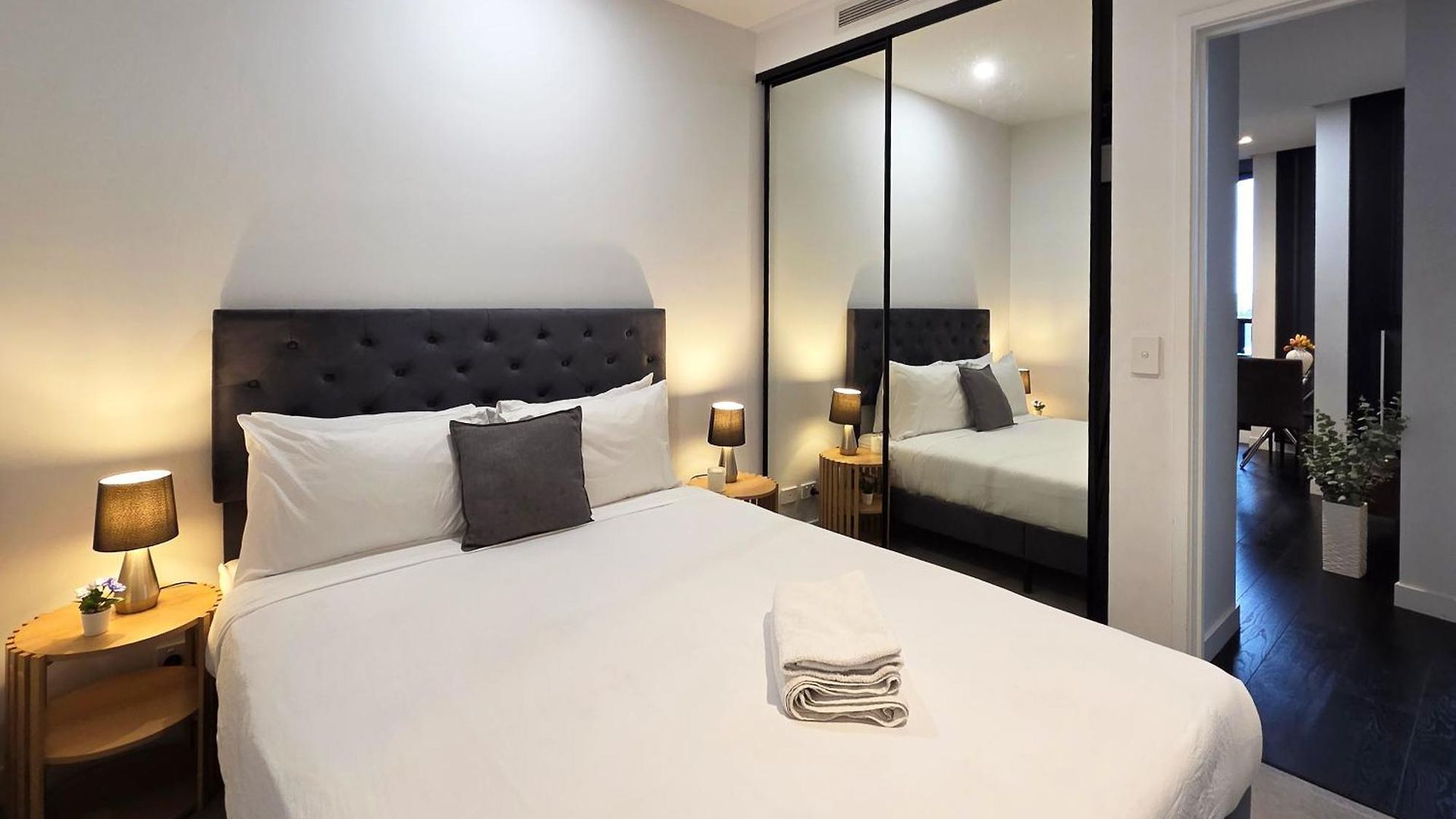Apartment 20th Floor Fortitude Valley 2br 1ba With Parking *
