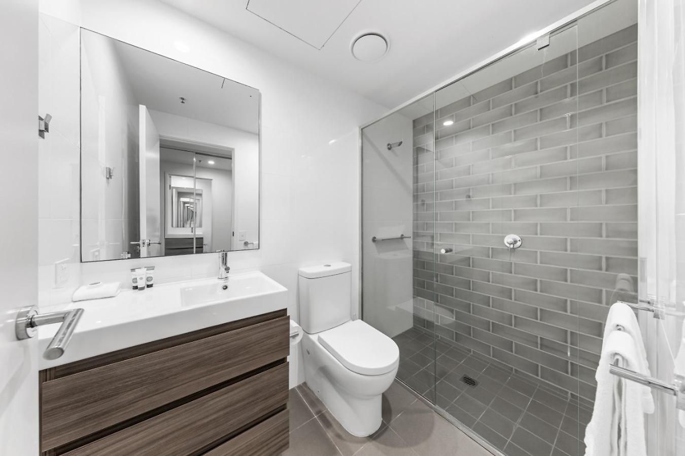 Scenic 2br With Balcony And Recreational Deck Access *
