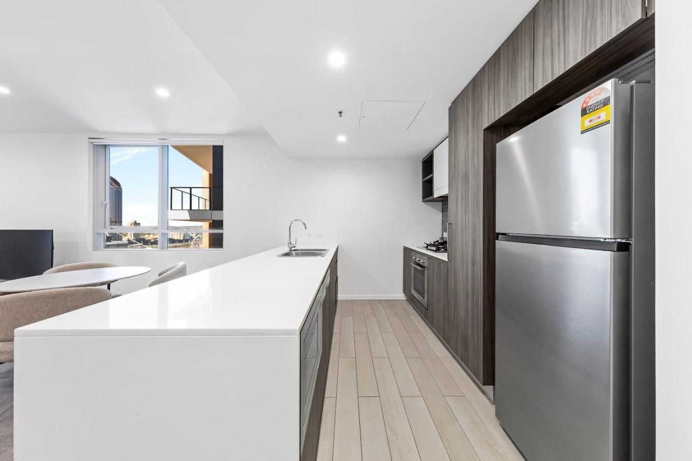 Scenic 2br With Balcony And Recreational Deck Access