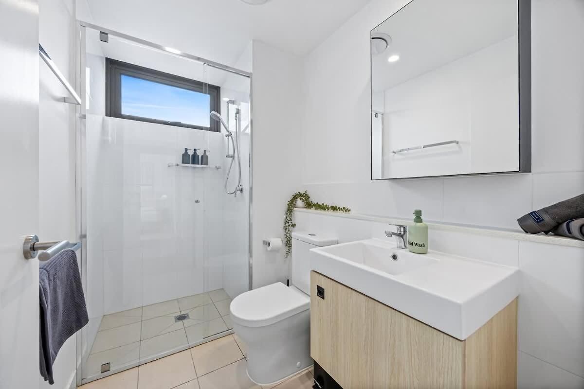 Capri - Free Secure Parking Apartment Brisbane