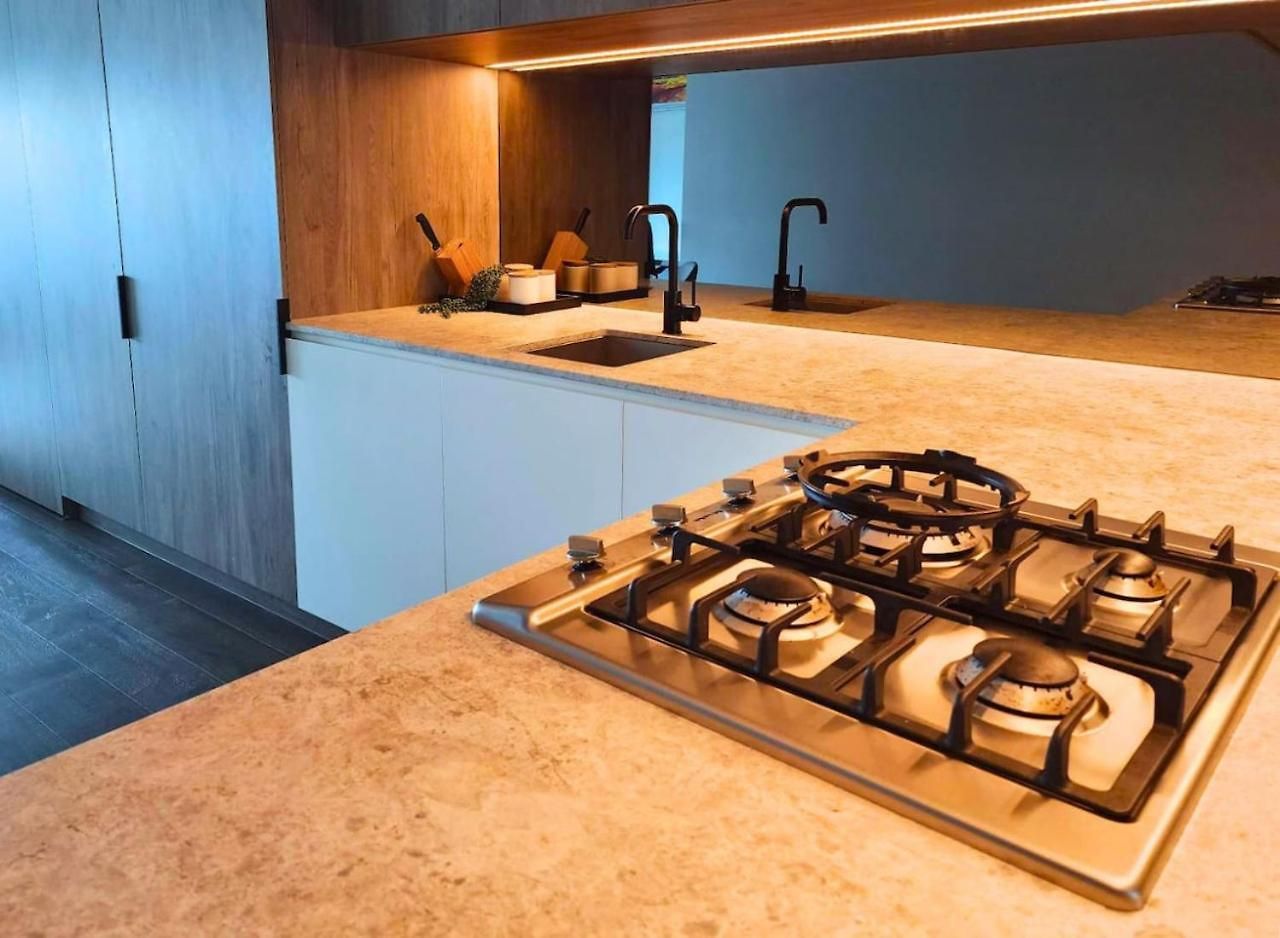 Apartment Comfy 1 Bedroom With Wifi And Parking