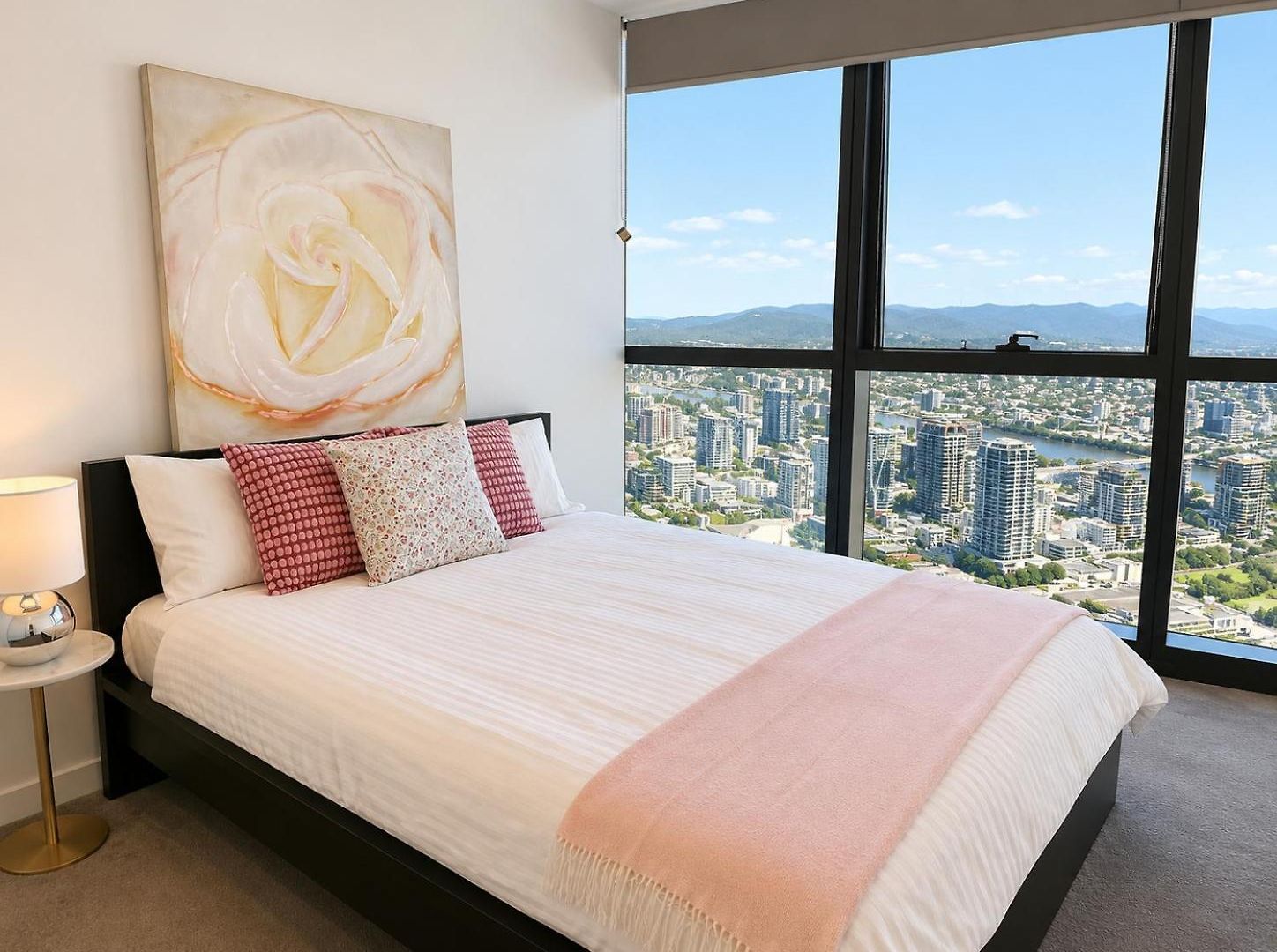 Queens Wharf Diamond Level 60, Sleep 5, 1 Carpark Apartment *