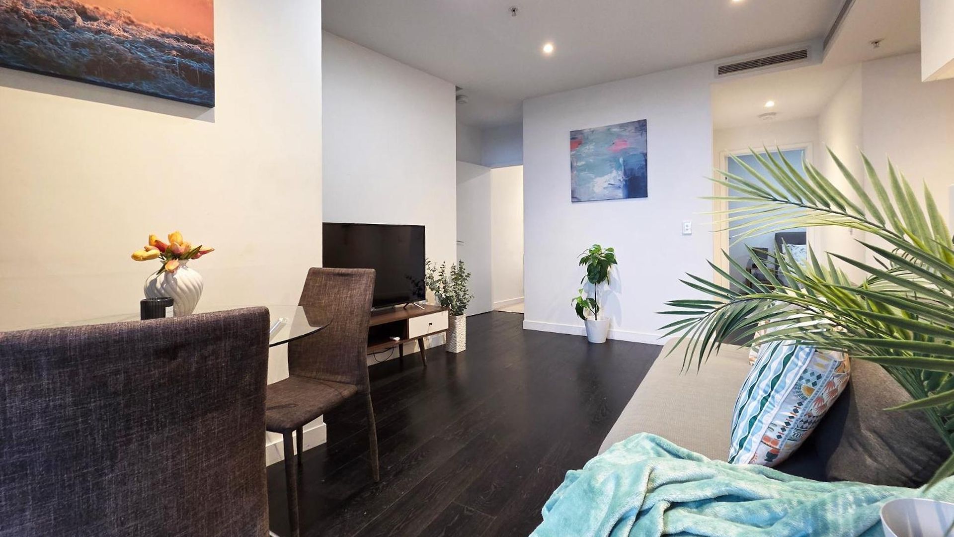 20th Floor Fortitude Valley 2br 1ba With Parking Apartment Brisbane