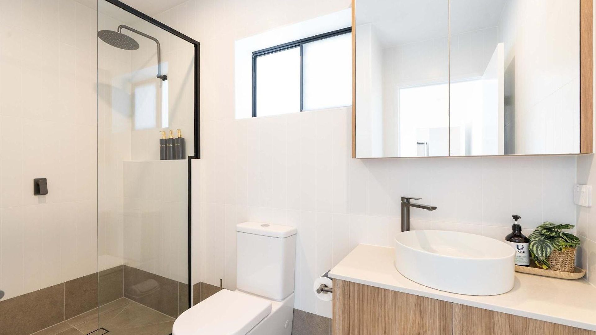 Apartment Premium 3br Floor With Parking, Ev Friendly & Views Brisbane