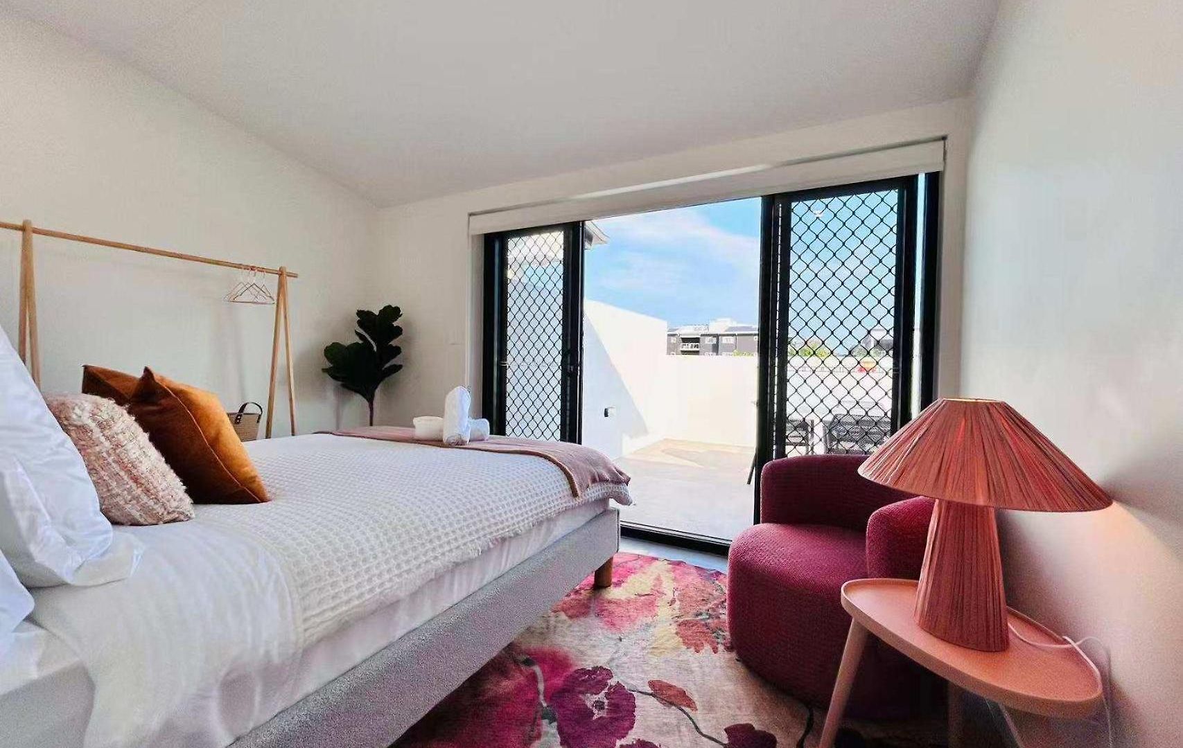 Premium 3br Floor With Parking, Ev Friendly & Views