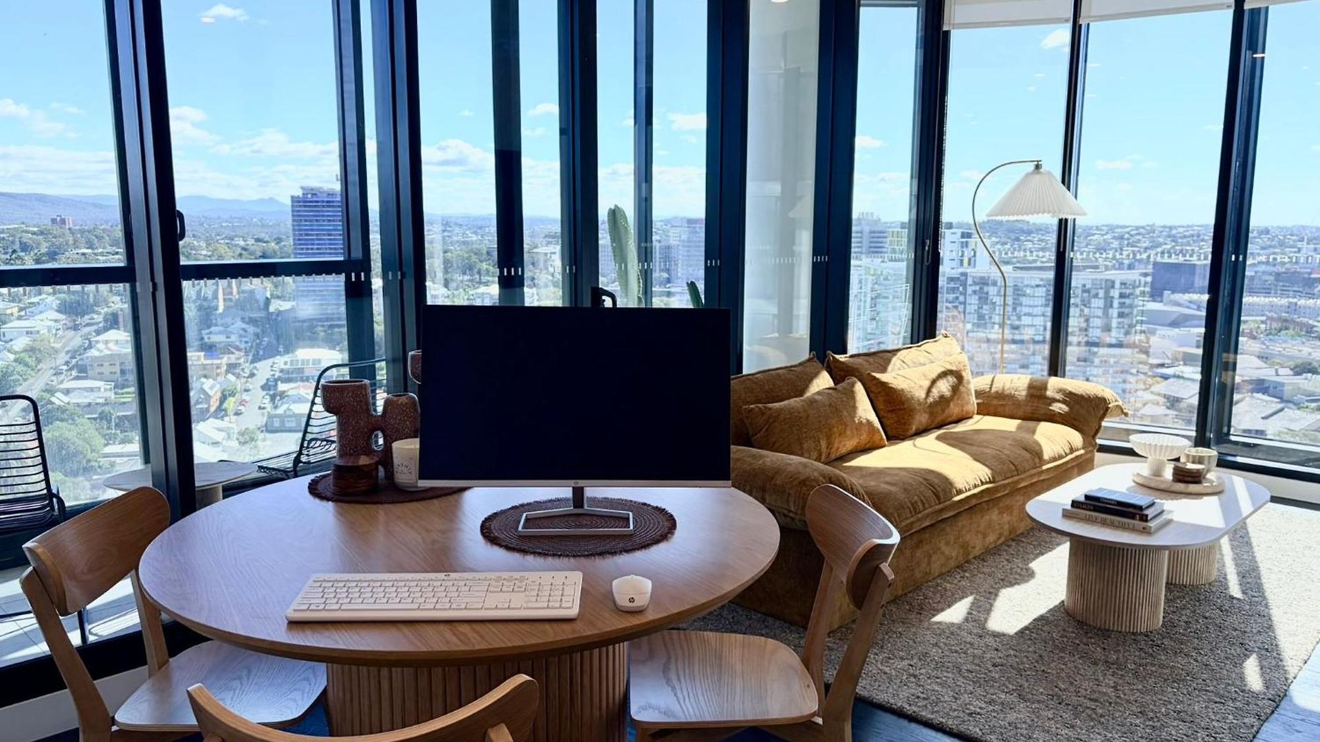 Horizon By Courtney Rogers - 2 Bedroom With Skyline Views, Parking, Heated Infinity Pool, Fitness Centre * Brisbane