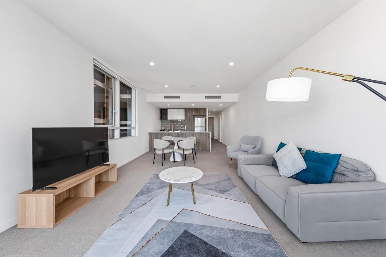 Apartment Scenic 2br With Balcony And Recreational Deck Access Brisbane