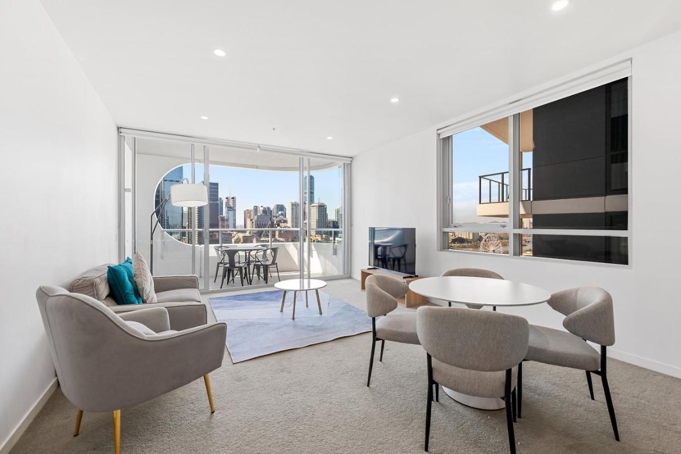 Scenic 2br With Balcony And Recreational Deck Access