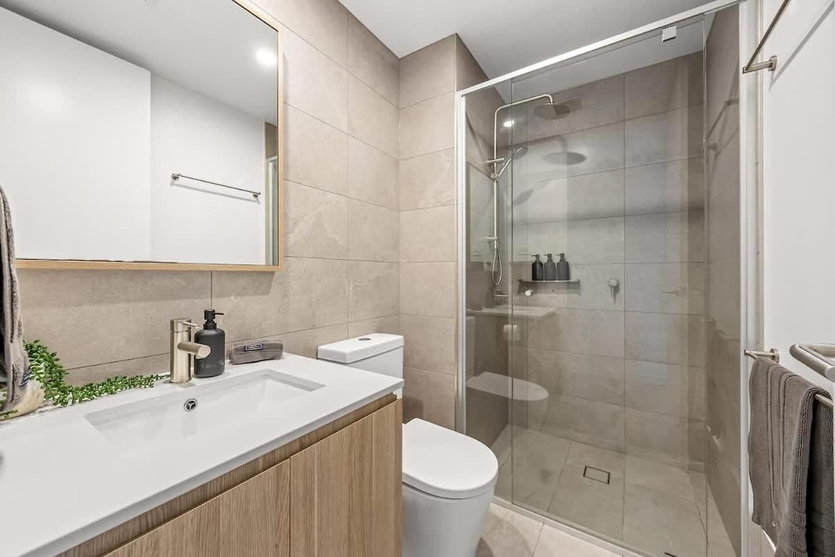 3br Family - King Beds, Parking & Views Apartment