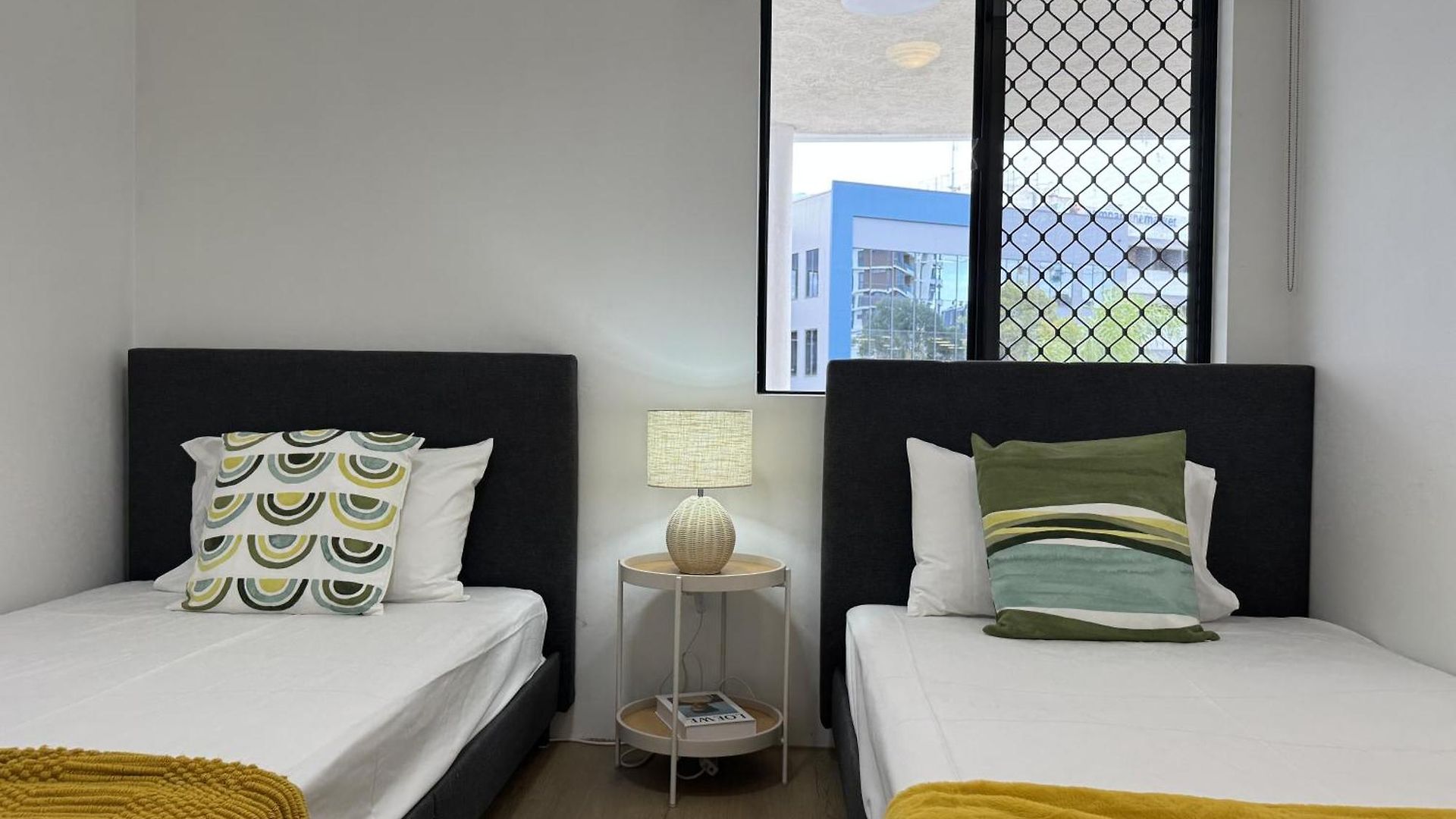 Prime Toowong 3br - Walk To Shops And Transport Apartment *
