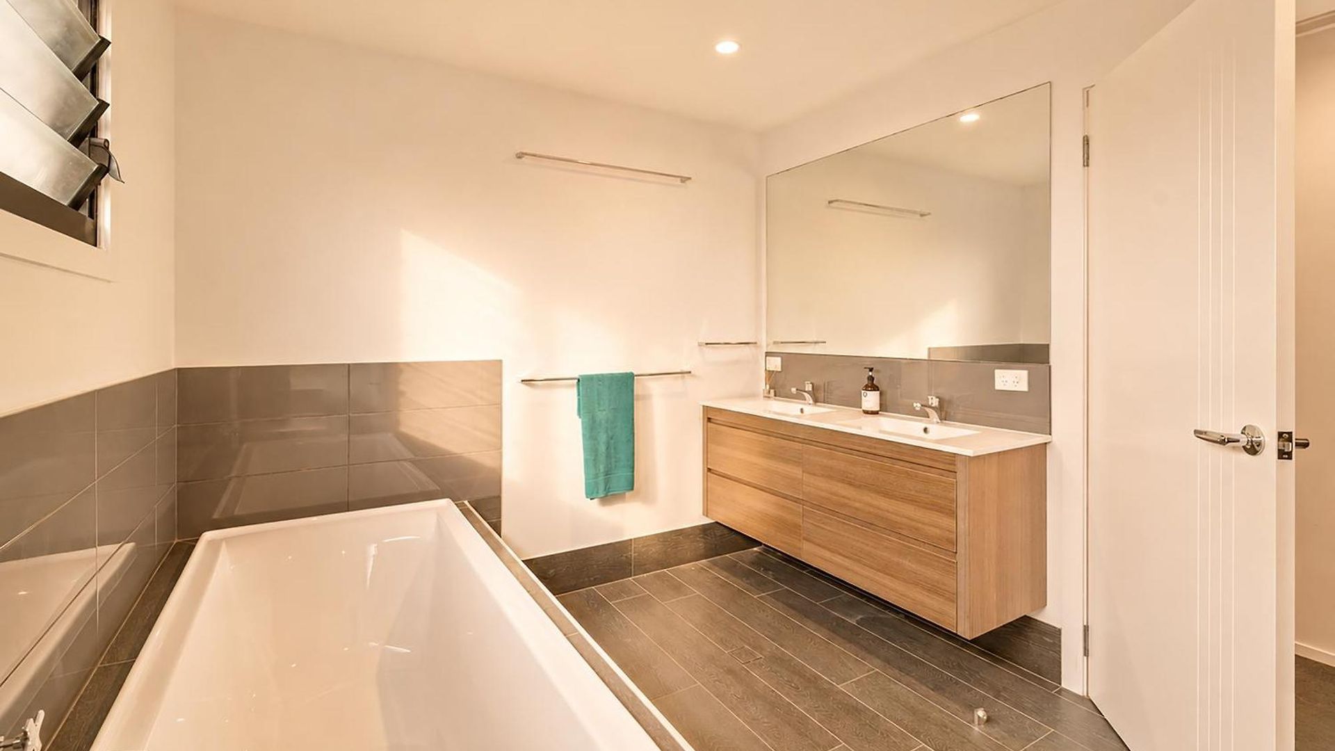 Spacious 4br Near Sunnybank With Modern Amenities * Brisbane