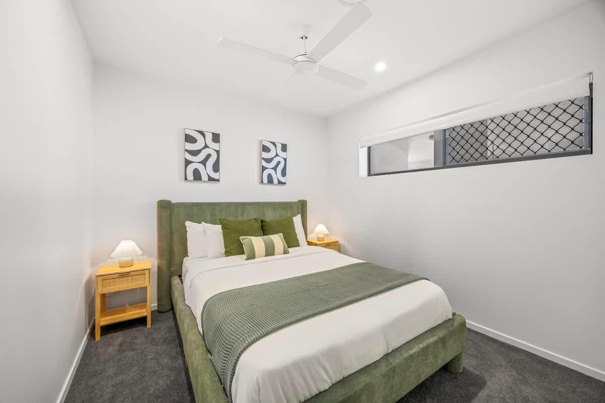Apartment Family Retreat - Free Secure Car Park, Garden Westfield Shopping, Restaurants