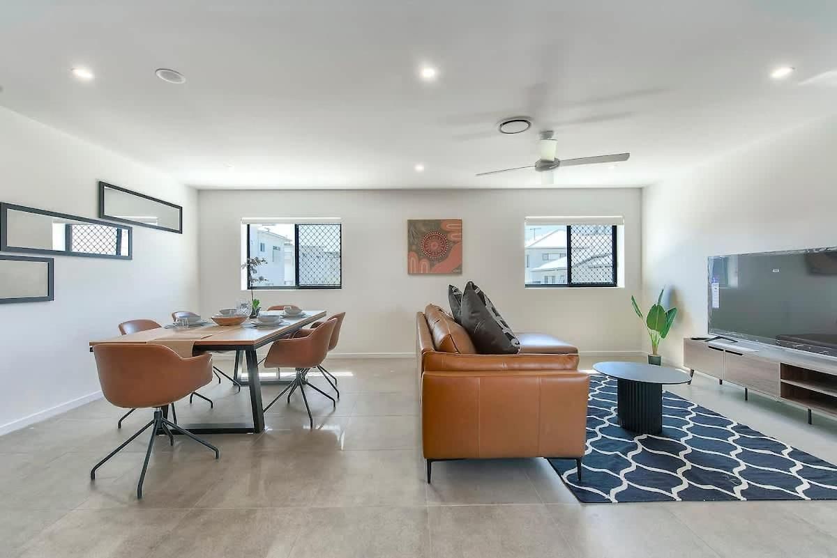 3br Floor With Parking, Ev Friendly & Views South Brisbane