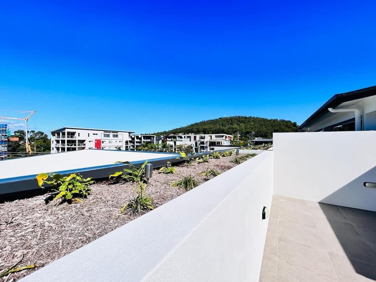Apartment 3br Floor With Parking, Ev Friendly & Views South *