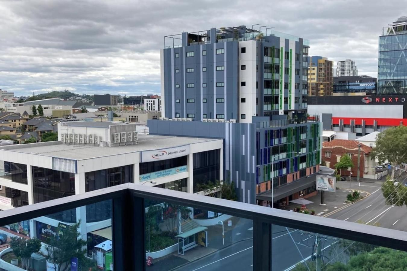 Comfy 1 Bedroom With Wifi And Parking * Brisbane