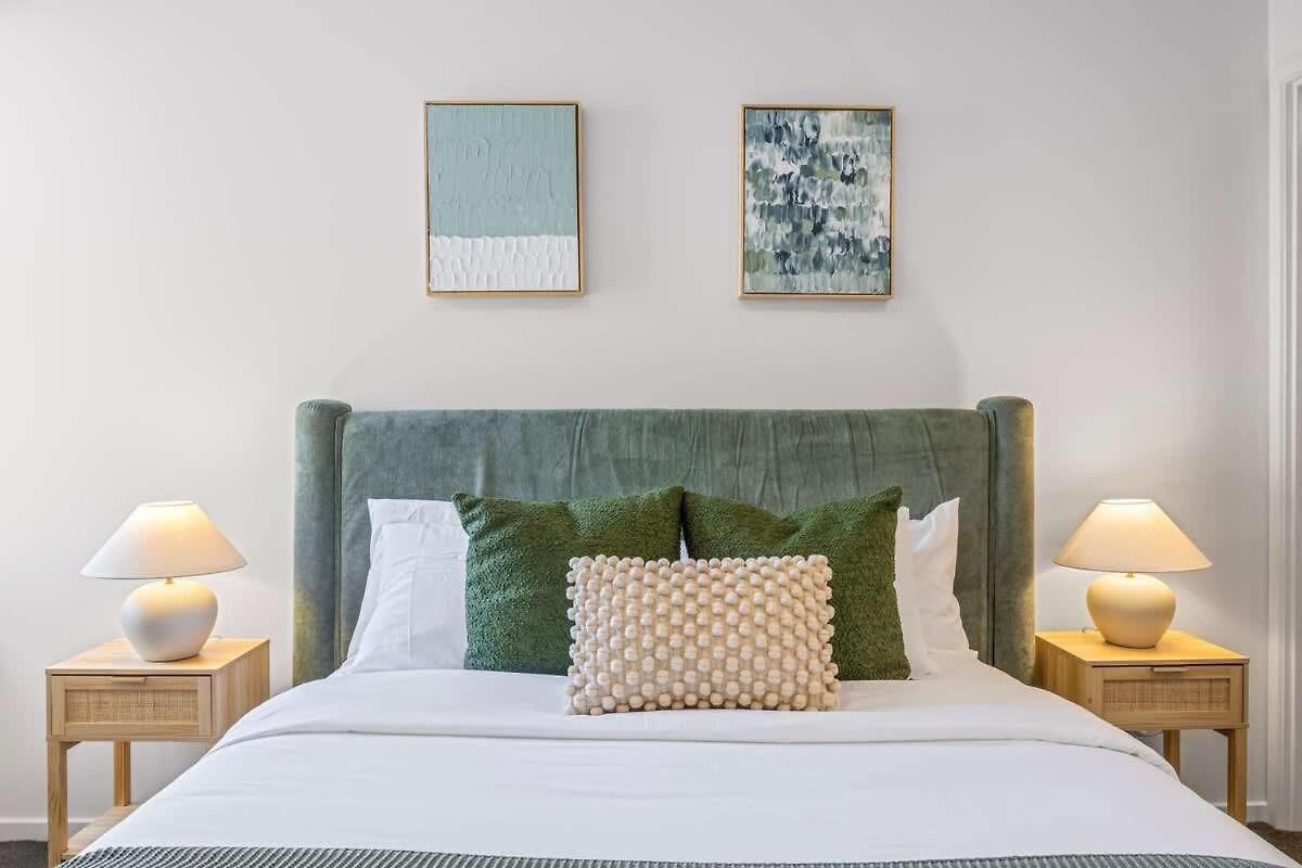 Apartment Family Retreat - Free Secure Car Park, Garden Westfield Shopping, Restaurants *
