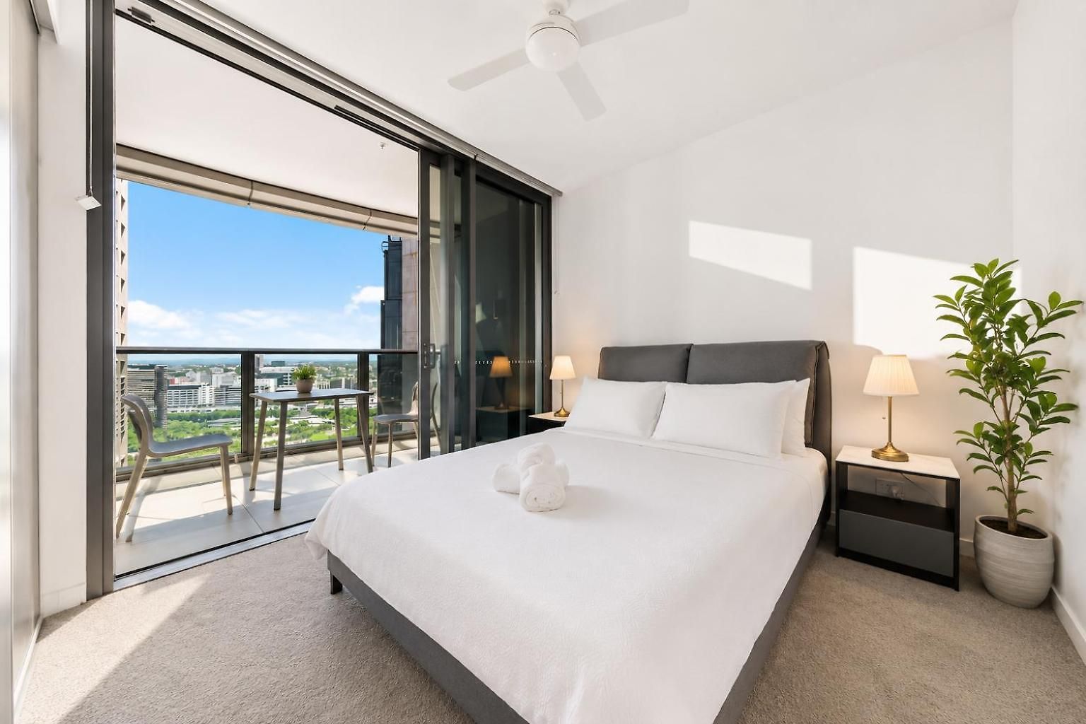 Lv 20 Private Luxury On Queens Wharf Apartment