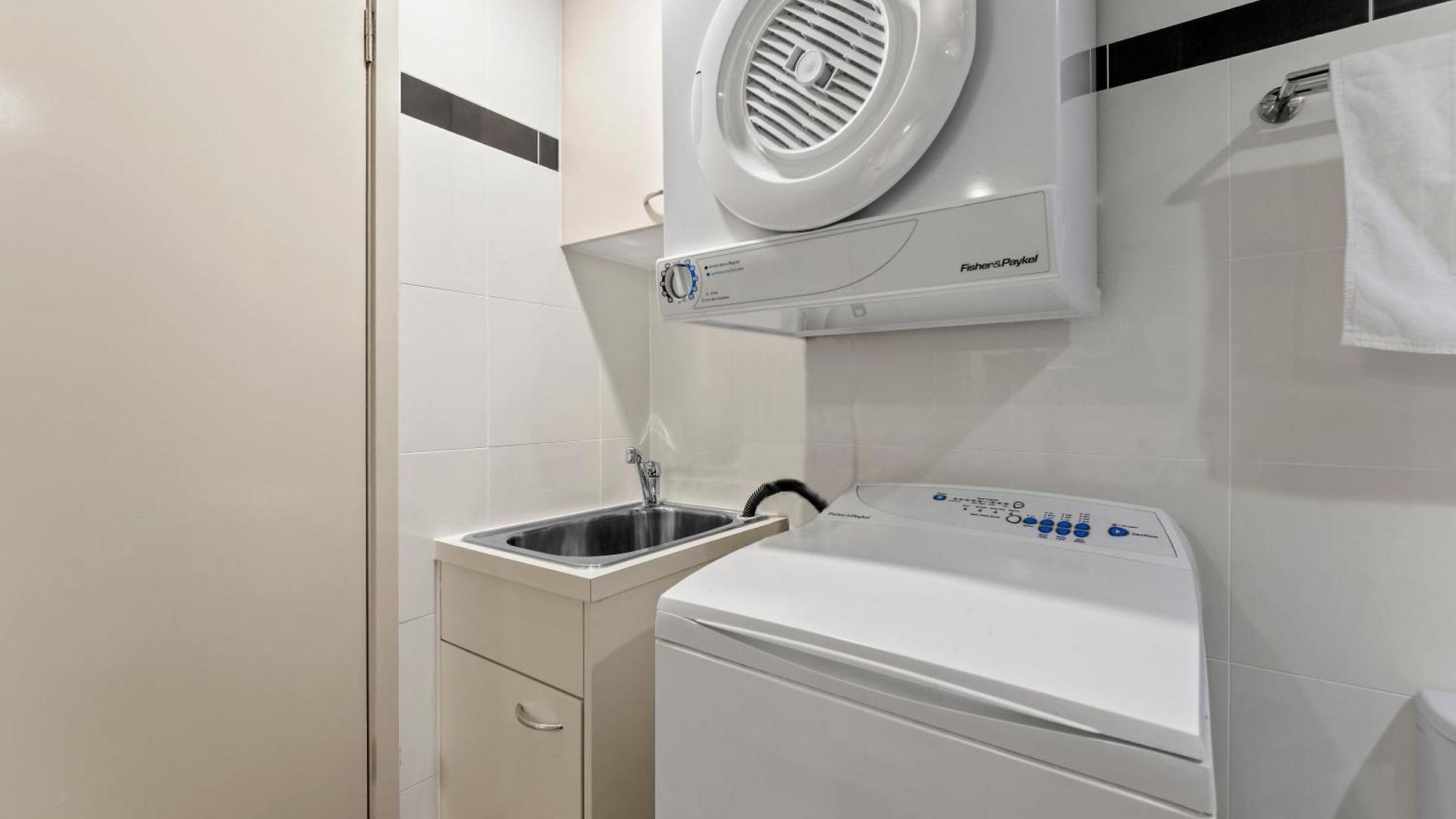 With King Bed, Pool, Gym And Sauna Apartment Brisbane