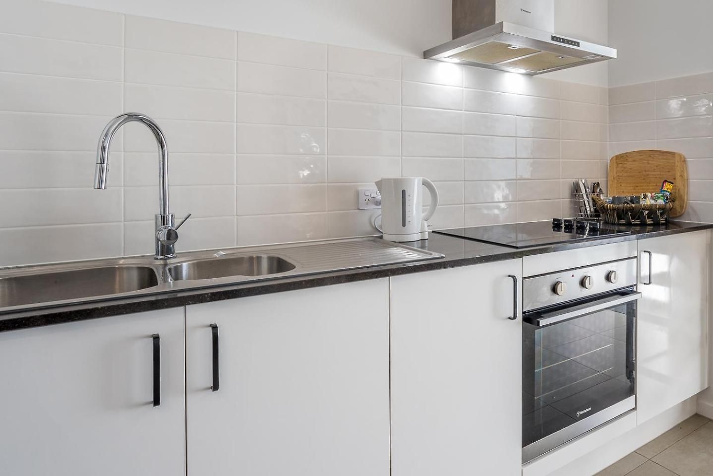 Apartment Brand New Stylish Tranquil & Self Check In Brisbane
