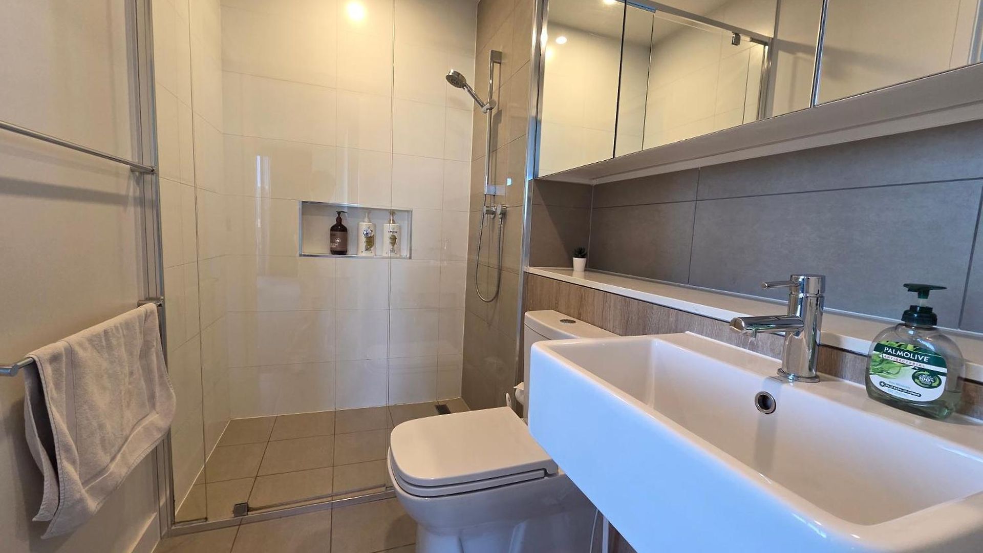 Stunning & River Views Rooftop Pool Gym * Brisbane
