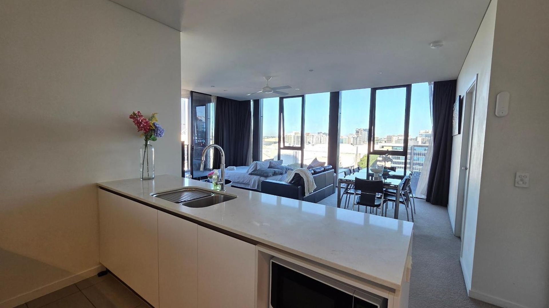 Apartment Stunning & River Views Rooftop Pool Gym