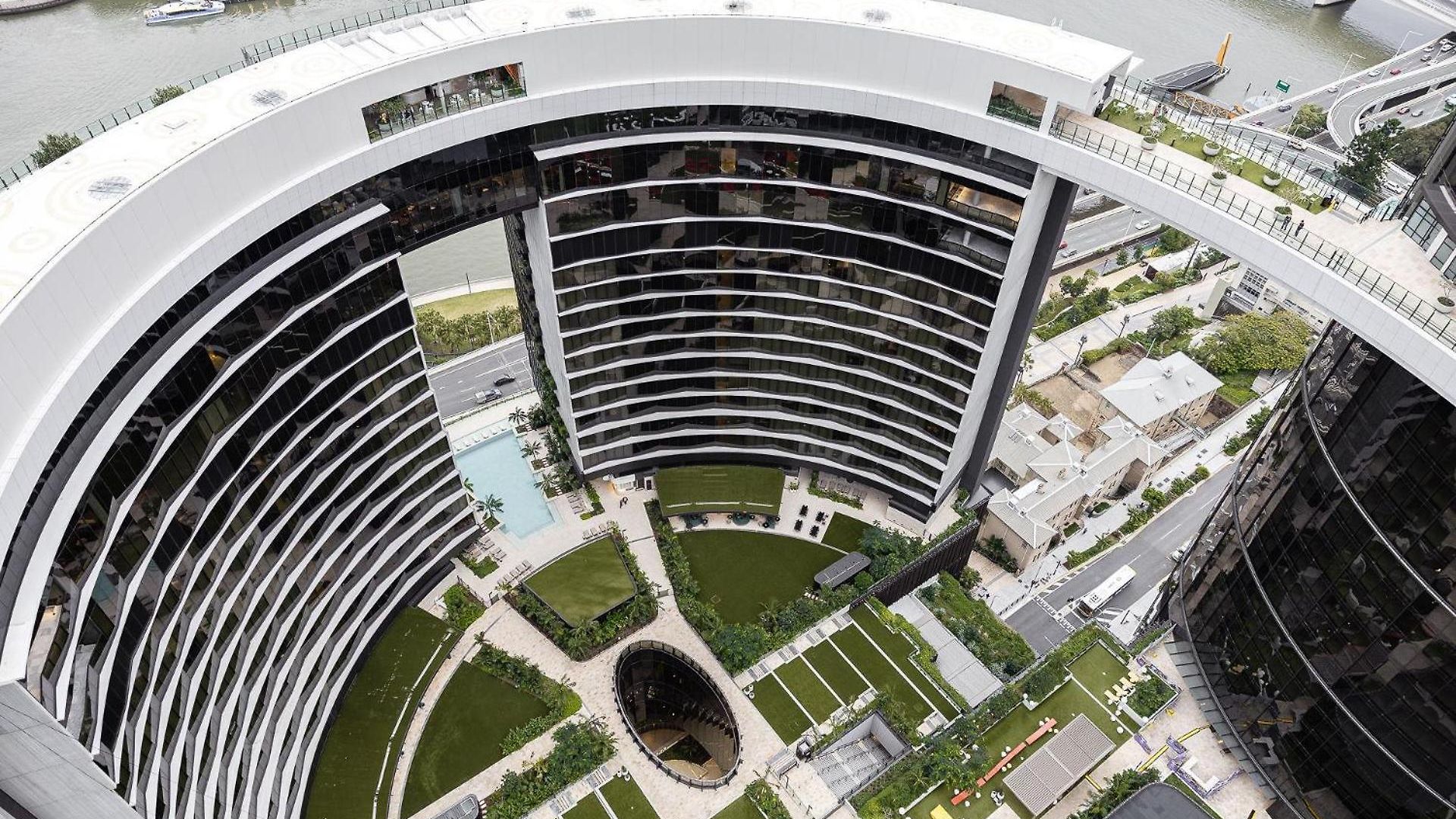 Stunning River View 2 br Casino Qw