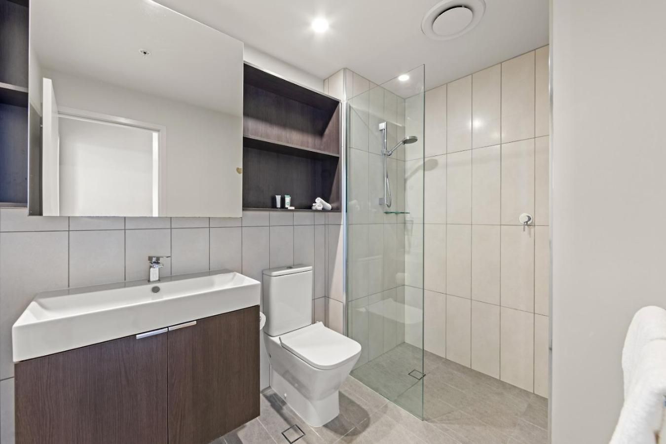 Apartment 1 Bedroom With Stunning Views Heart Of *