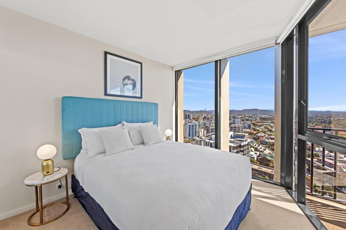 1 Bedroom With Stunning Views Heart Of Brisbane