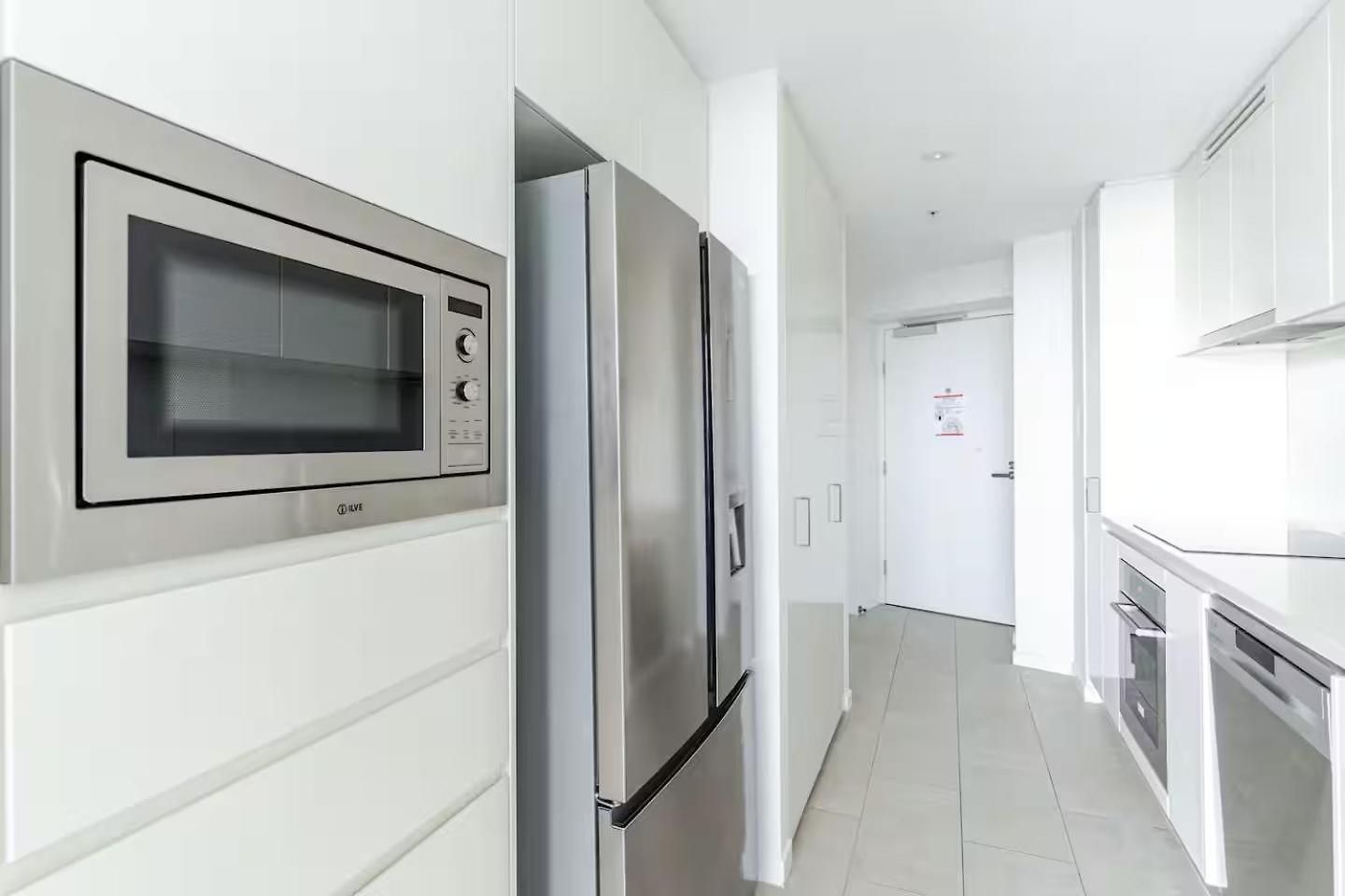 Brisbane's Highest Rated 3 Bedroom Luxury -above 60th Floor- Incredible Views In Skytower, Brisbane's Tallest Building -complimentary Wifi, Drinks, Snacks & Streaming Access Apartment Brisbane