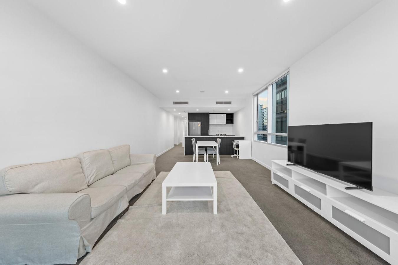 Dreamy 2br Escape Framed By And Art Brisbane