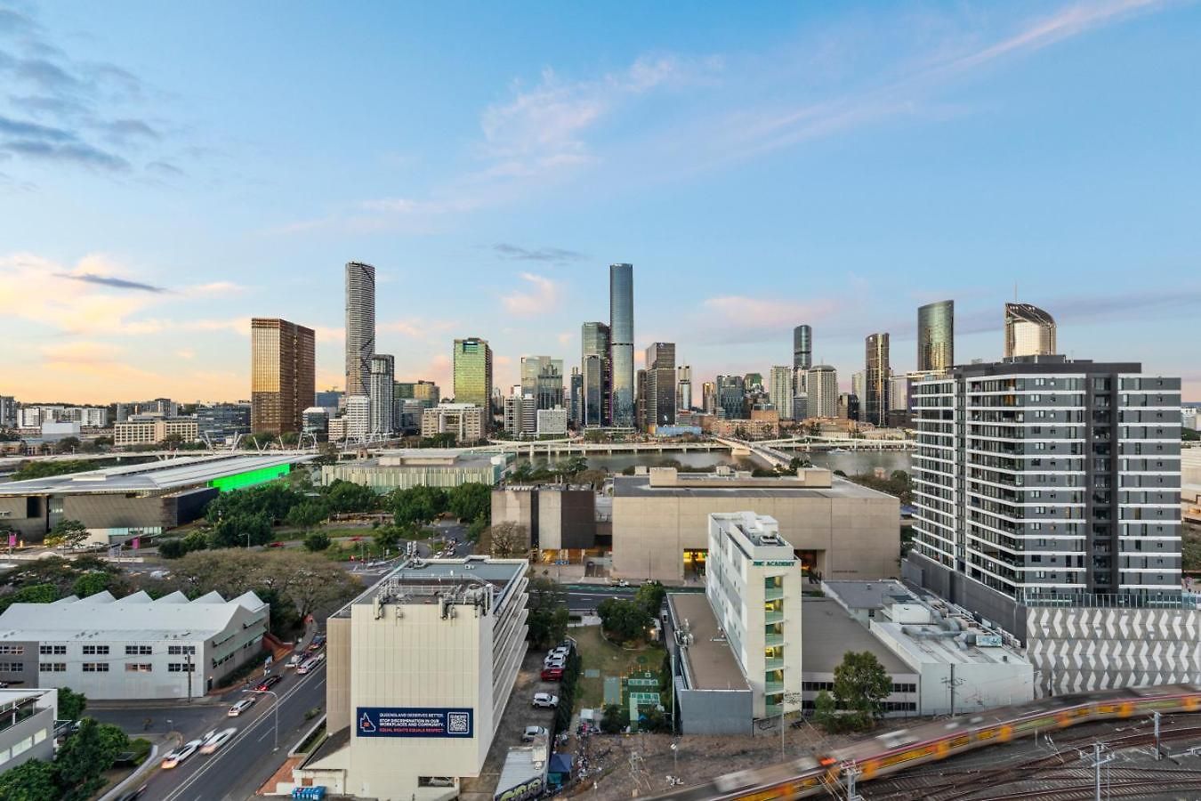 Dreamy 2br Escape Framed By And Art Apartment Brisbane