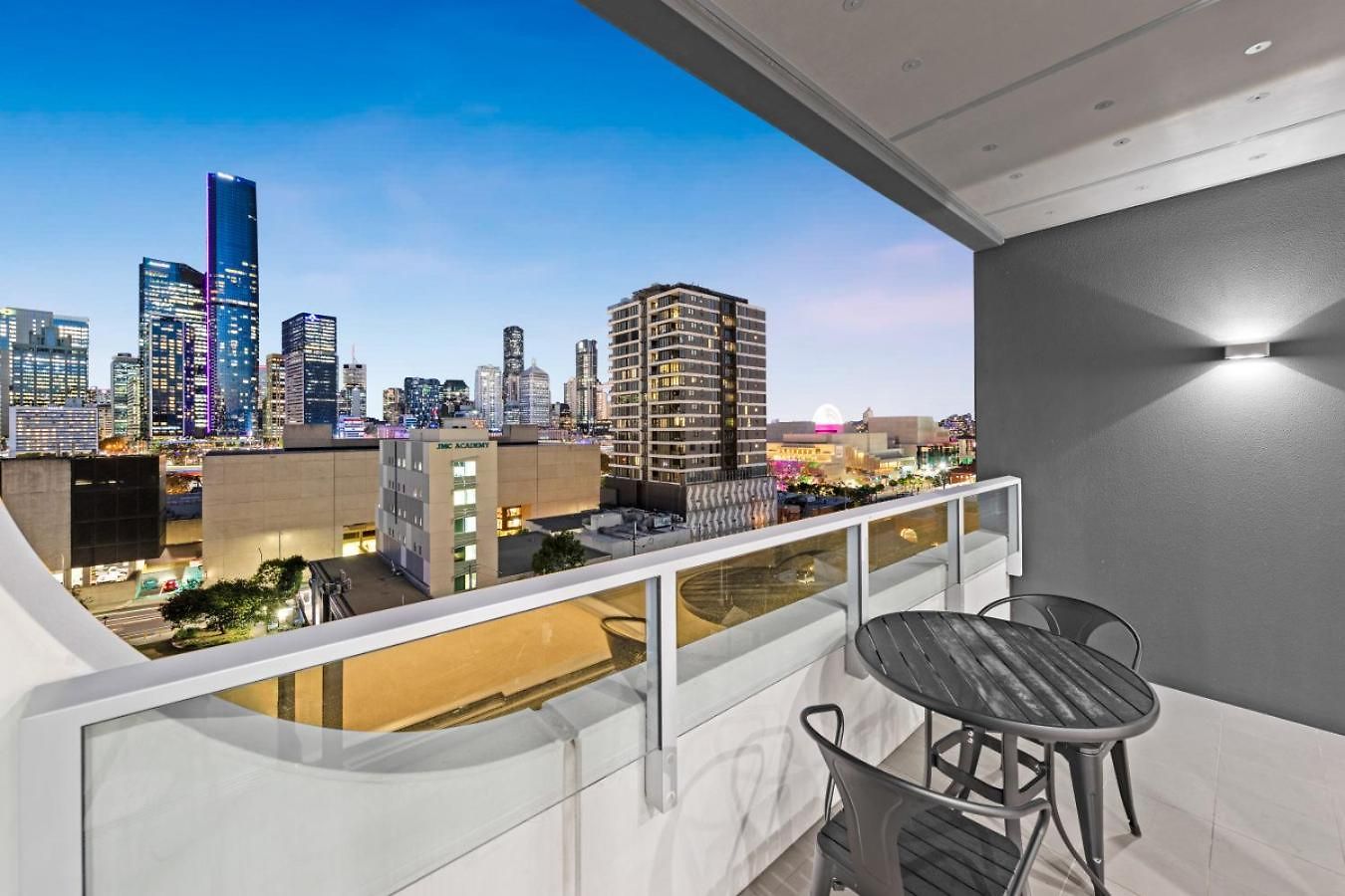 The Arthouse Nest Serene 1br Living * Brisbane