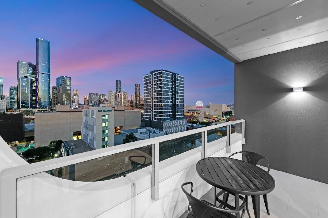 Apartment The Arthouse Nest Serene 1br Living