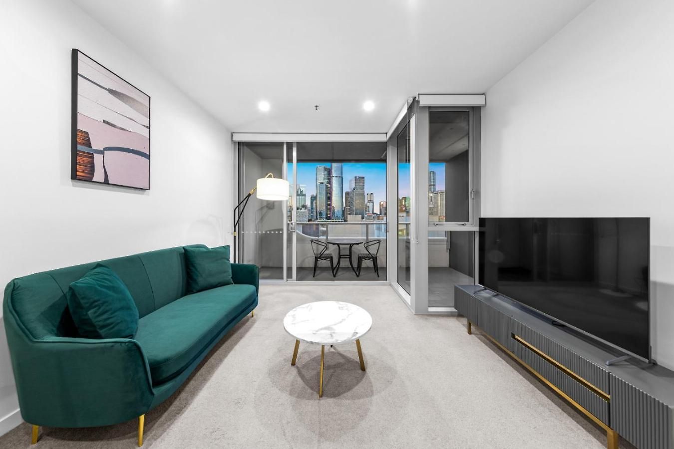The Arthouse Nest Serene 1br Living *