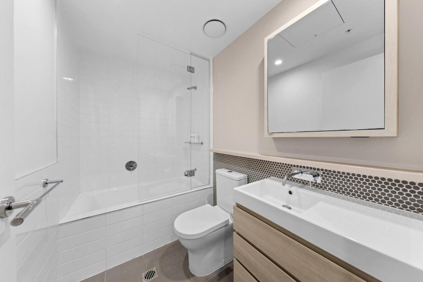 2br Escape At Lucid *