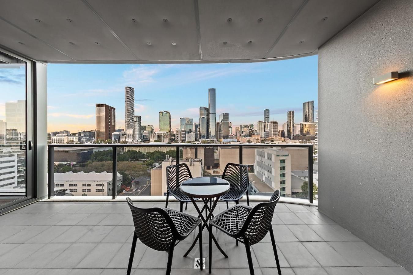 Apartment Soft Glow Serene Lucid 2br Brisbane