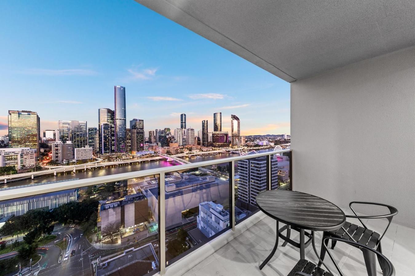 Apartment Breeze At Lucid 1br Getaway Brisbane