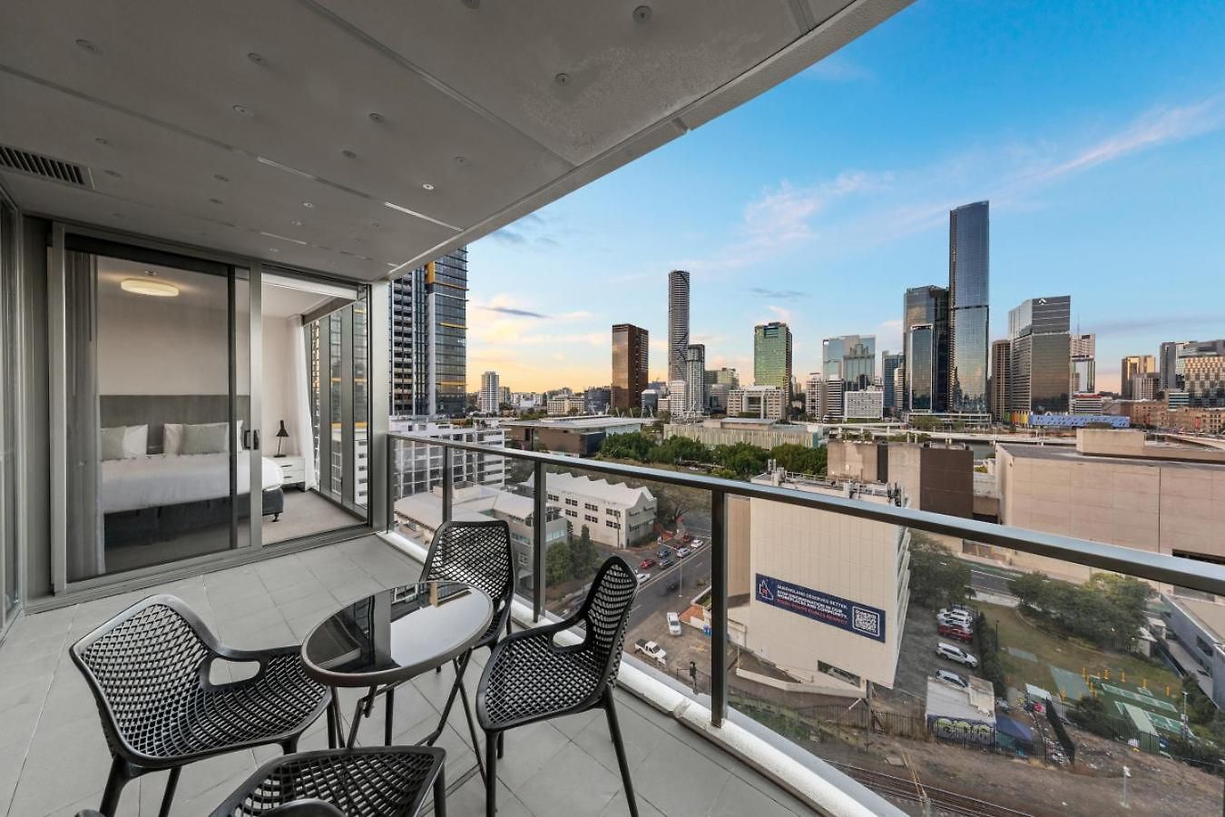 Apartment Soft Glow Serene Lucid 2br *