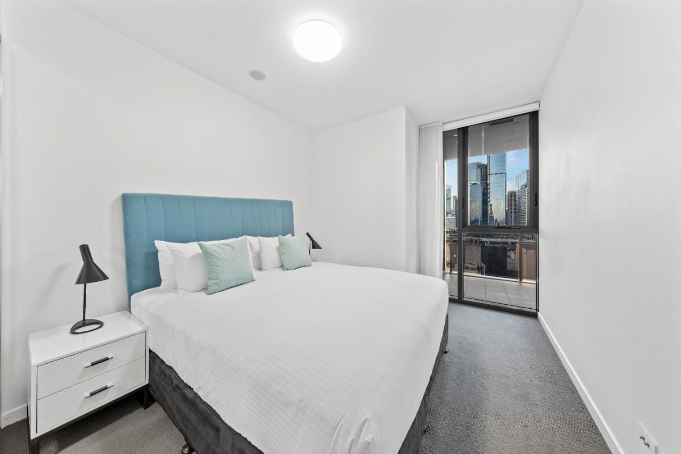 Soft Glow Serene Lucid 2br Apartment