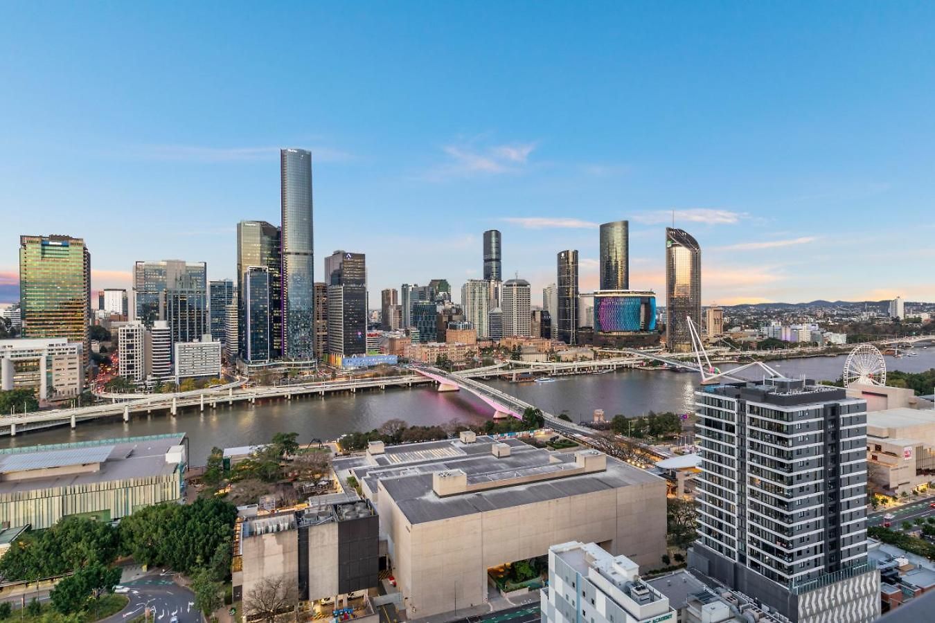 Apartment Breeze At Lucid 1br Getaway Brisbane