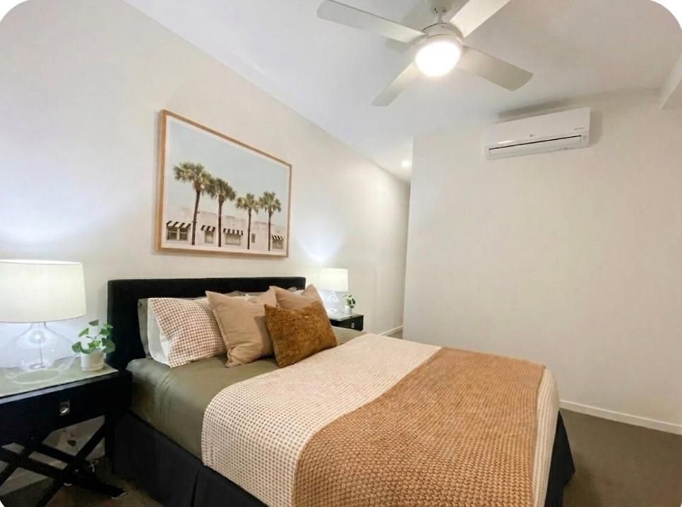 Luxe Retreat - Airport 13 Mins, Free Parking, Train, Bus, Shops & Parks Nearby * Brisbane