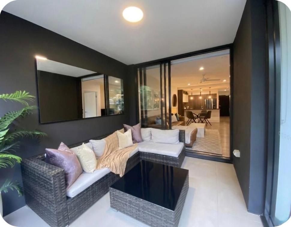 Luxe Retreat - Airport 13 Mins, Free Parking, Train, Bus, Shops & Parks Nearby *